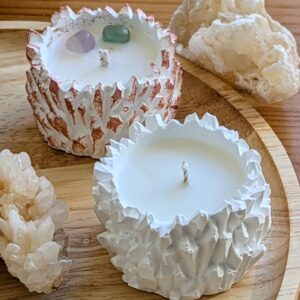 Lot de 2 bougies cristal en plâtre, une blanche et une rose métallique aux pierres naturelles
