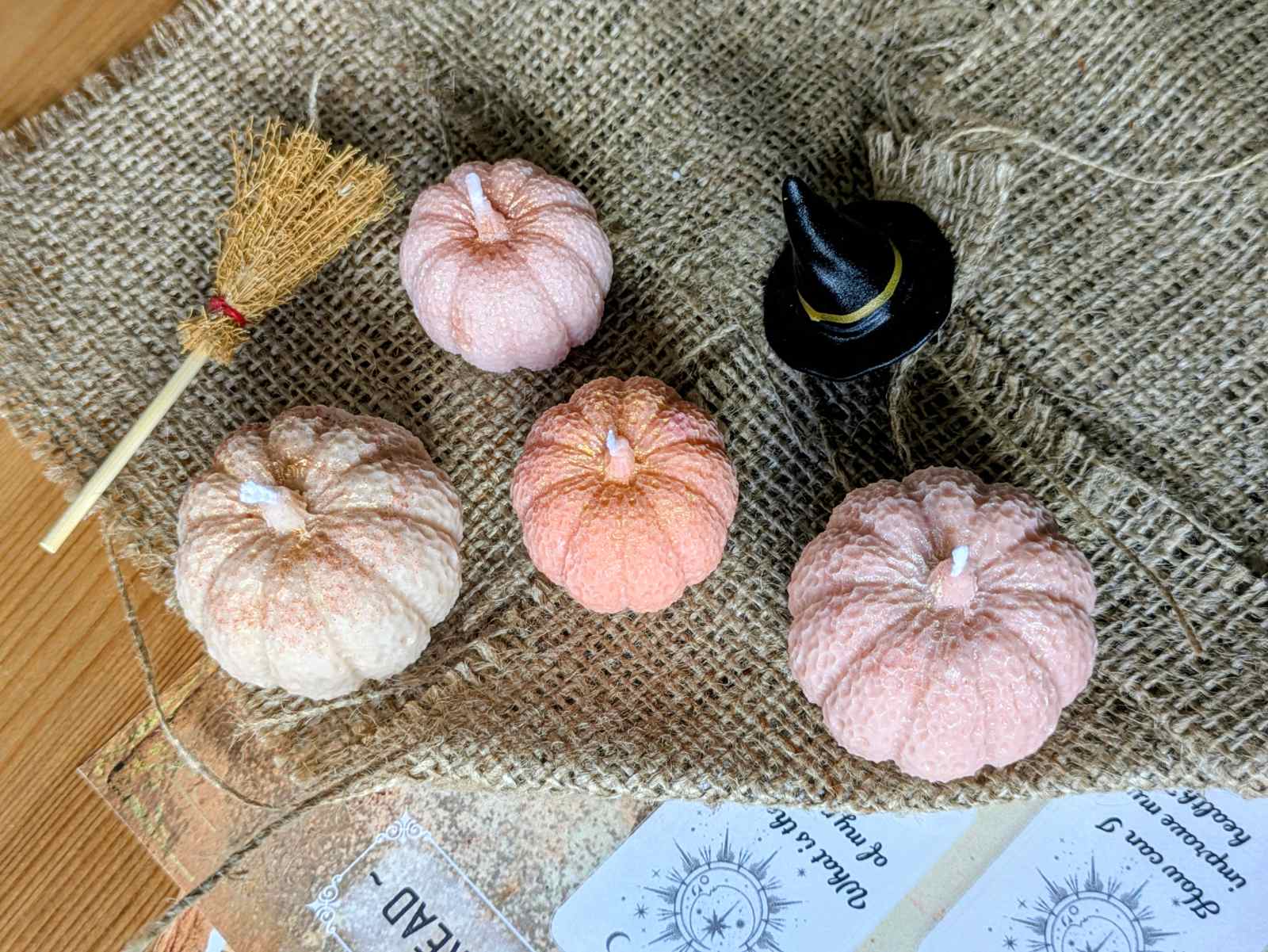 Lot de 4 Petites Bougies Citrouilles – vue 3, MonaLuna Candles