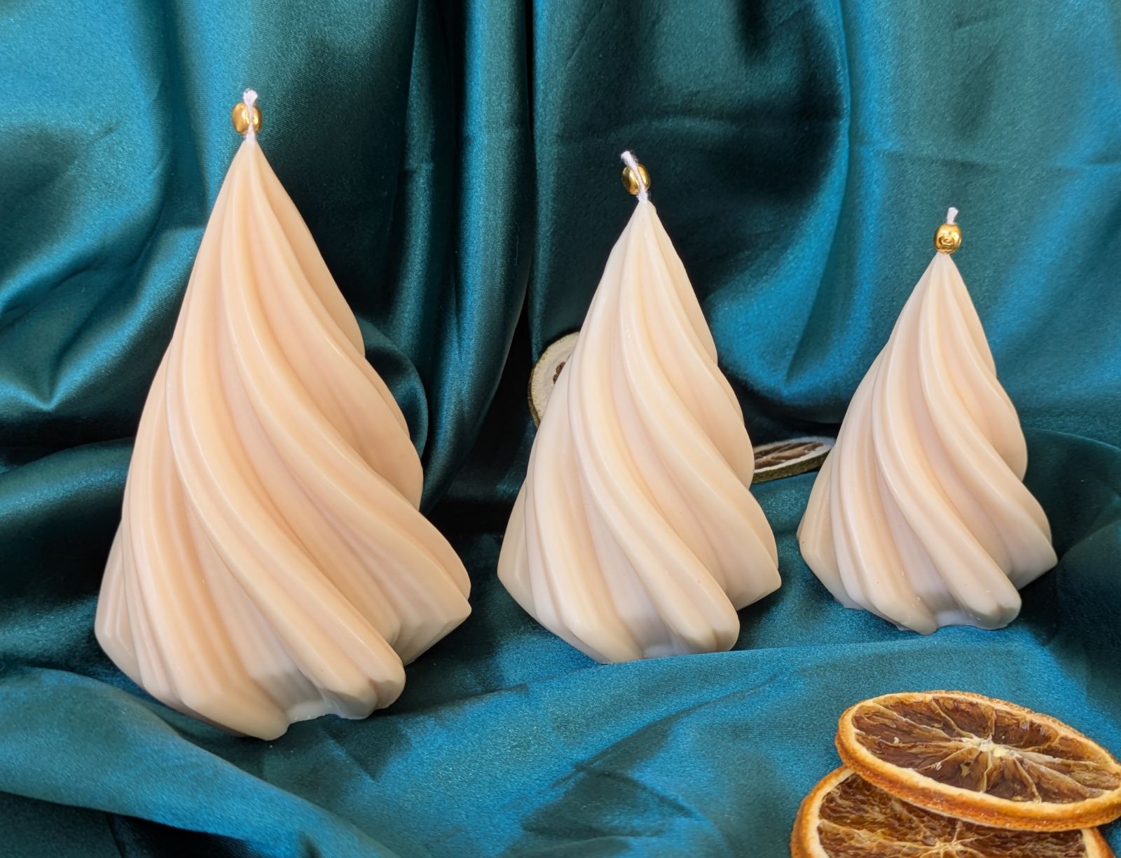 Lot des 3 bougies sapin torsadé, grande, moyenne et petite, en cire de soja crème